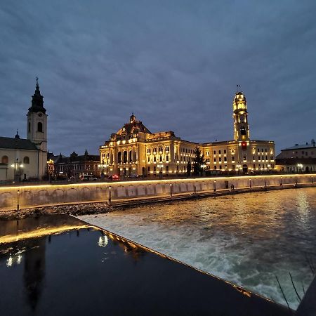 Spiegel Center Apartment Oradea Exterior foto