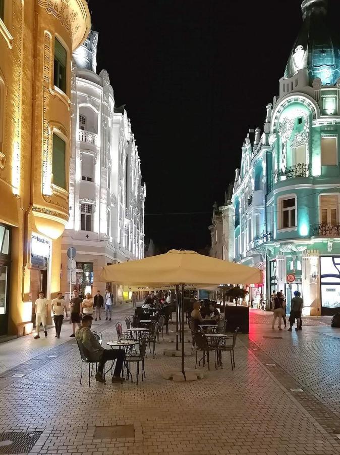 Spiegel Center Apartment Oradea Exterior foto